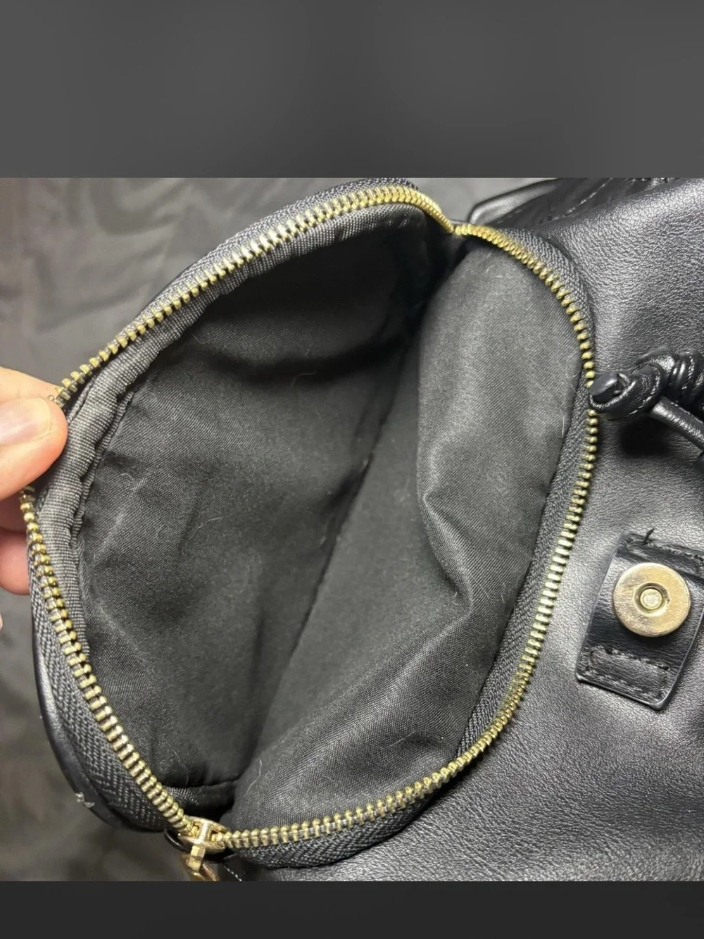 Quilted Drawstring Backpack - Black Leather-Effect